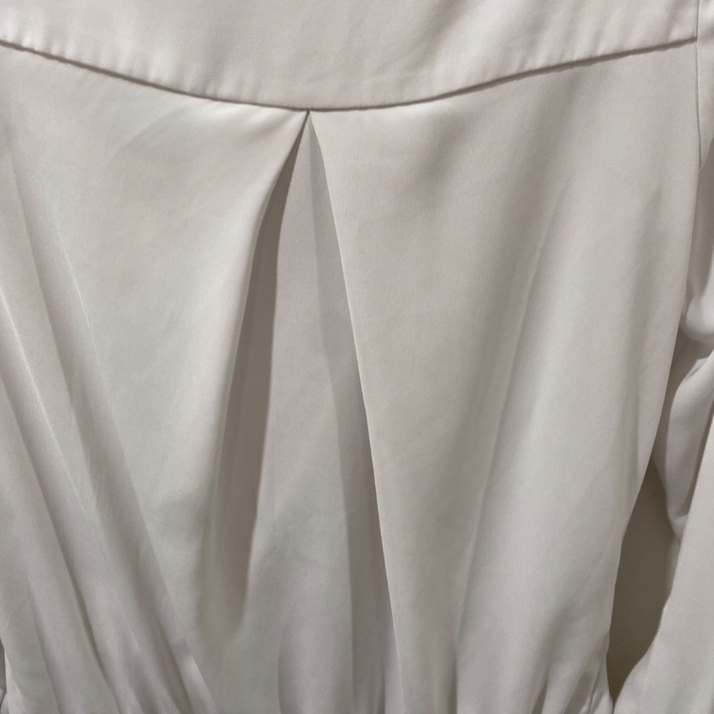 White MLM size S long sleeve wrap, elastic waste ,mini dress - Picture 7 of 9